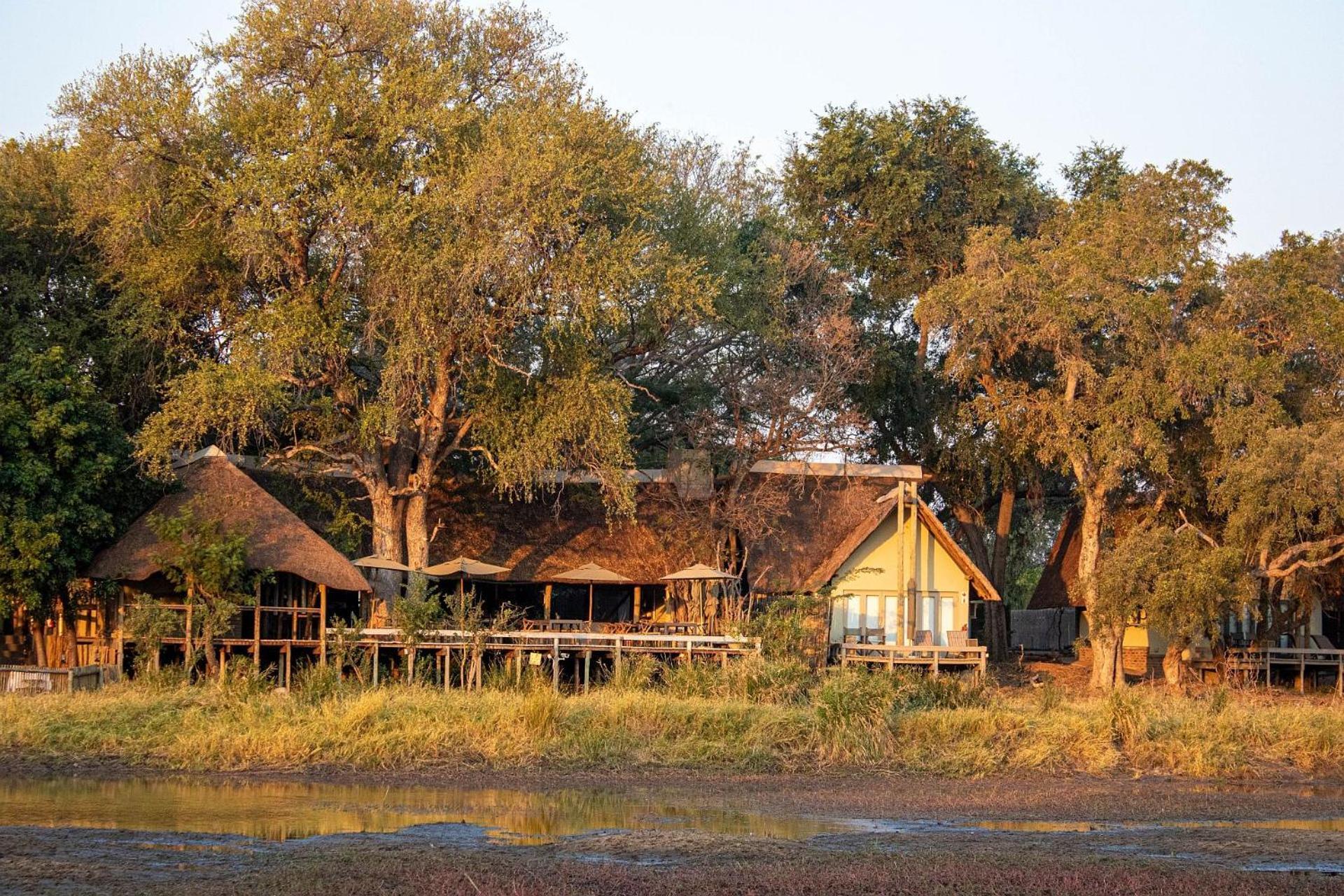 Simbavati River Lodge Заповедник Тимбавати Экстерьер фото