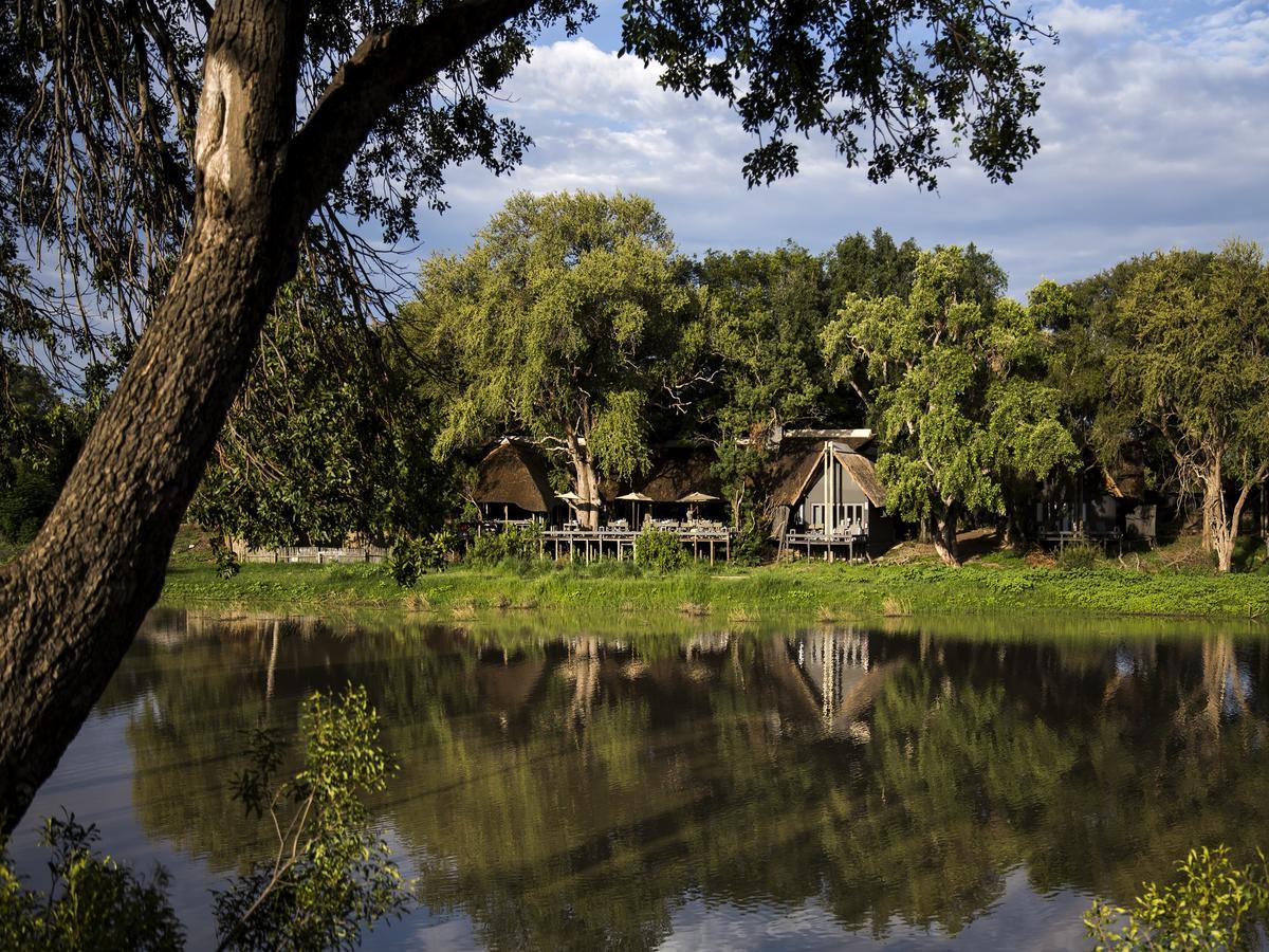 Simbavati River Lodge Заповедник Тимбавати Экстерьер фото